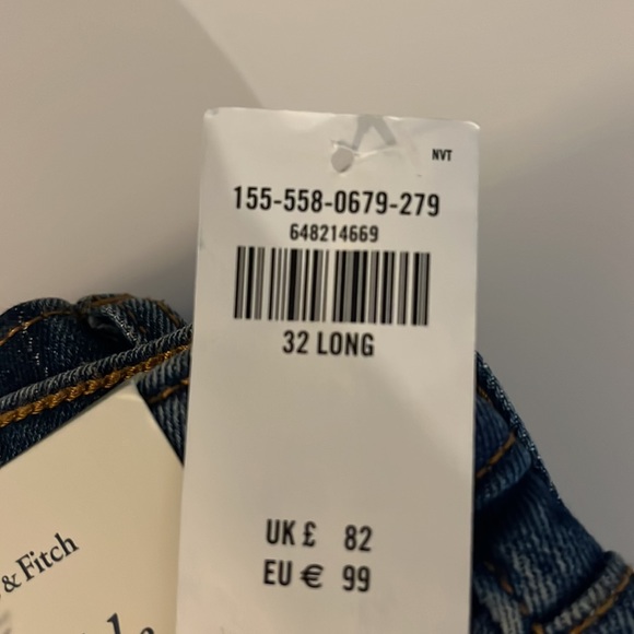 Abercrombie Ankle Straight Ultra High Rise Jean - Picture 3 of 5